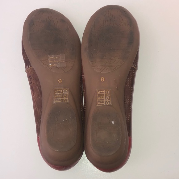 VIA VENETO Floral Slip On Shoes ((size 9)) - Picture 7 of 8